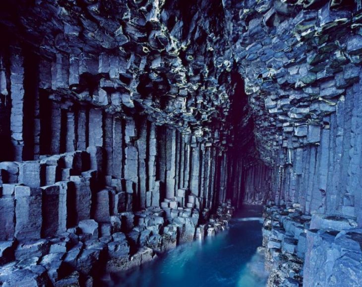 Топ-9 красивейших пещер в мире