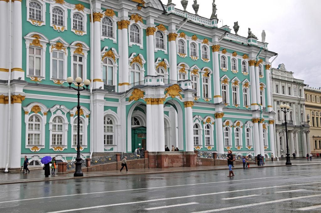 5 мест, которые стоит посетить в Санкт-Петербурге любому туристу