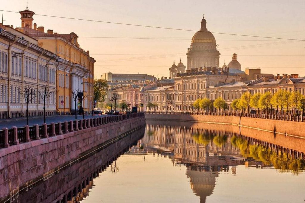 Как организовать поездку на выходные в Санкт-Петербург