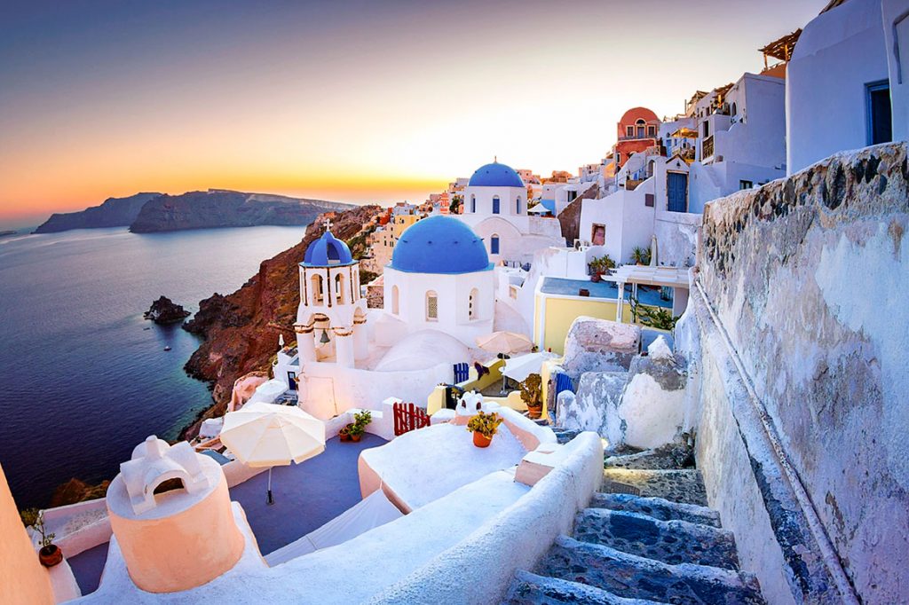 Остров Санторини - отличное решение для весеннего отдыха в Греции
