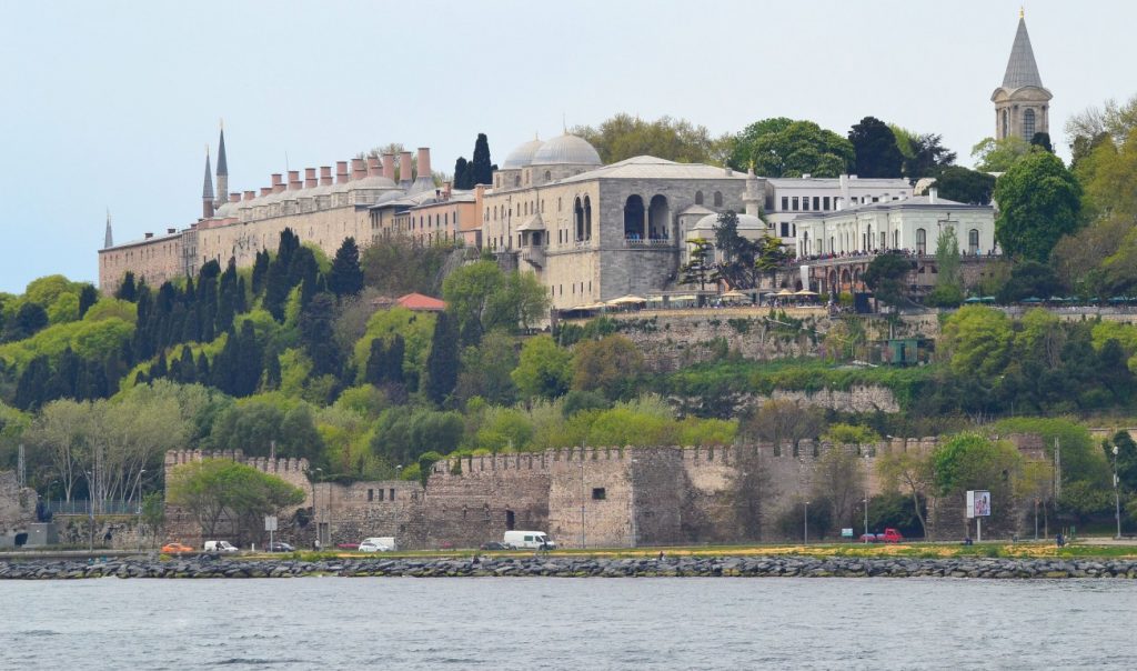 Стамбул весною: что посмотреть за выходные