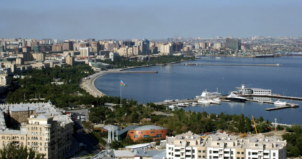 Почему российские туристы все чаще выбирают отдых в Баку