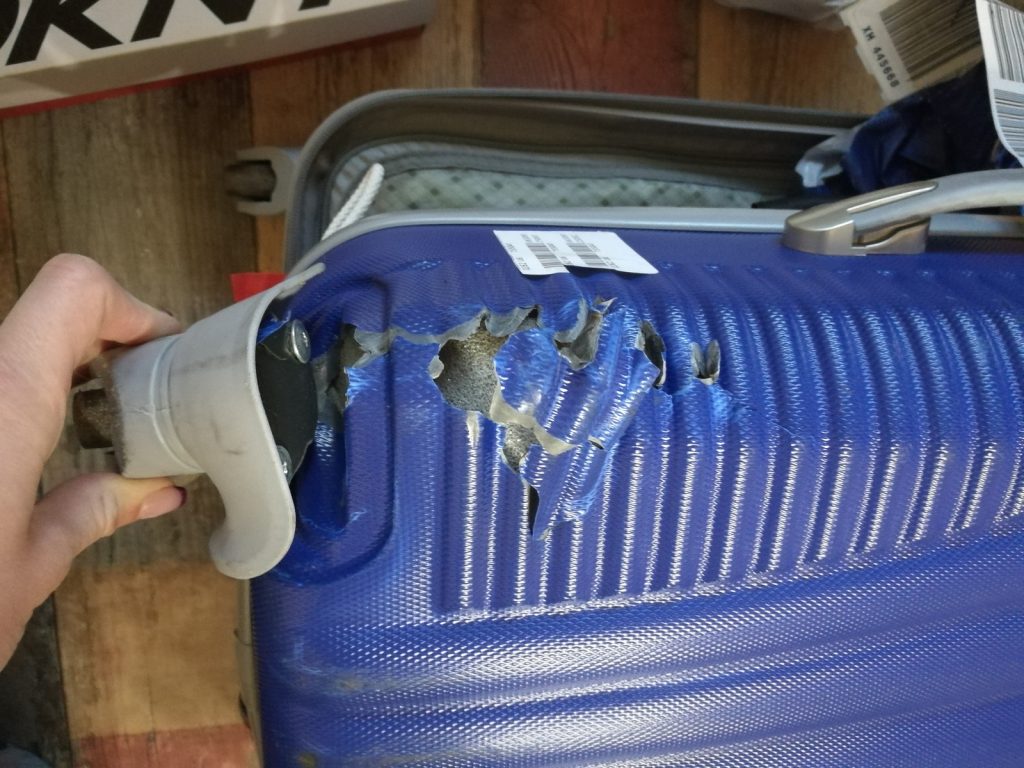 Как быть если ваш багаж повредили при перелете