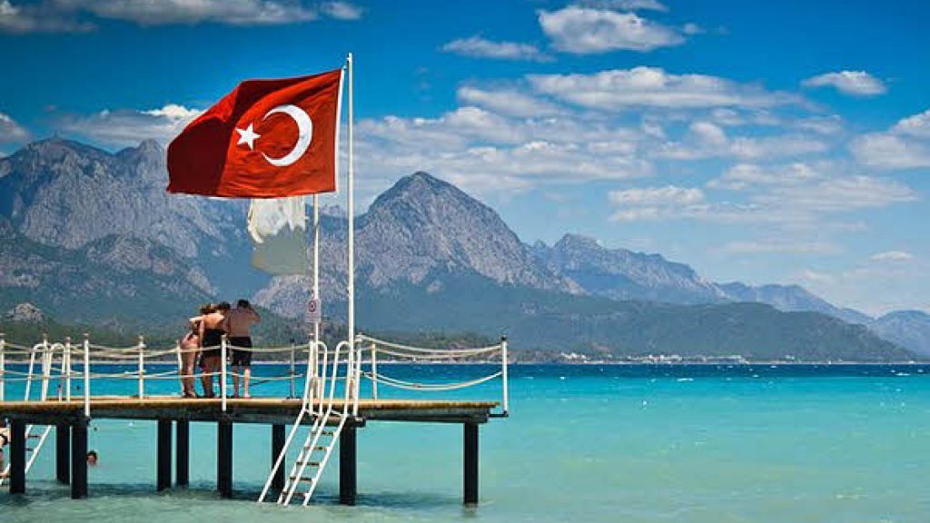 Стоит ли ехать на отдых в Турцию "дикарем"