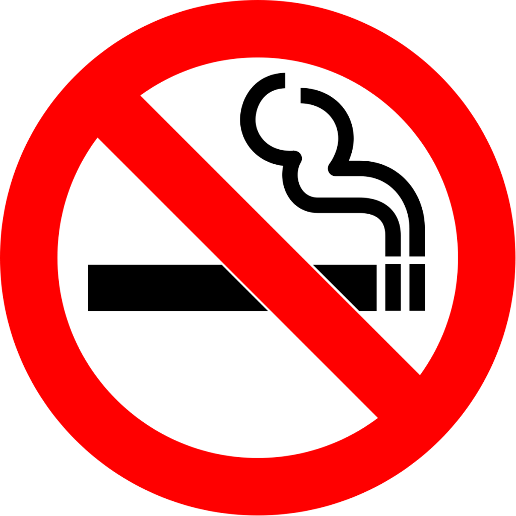 В каких странах самое строгое наказание туристов за курение в неположенных местах