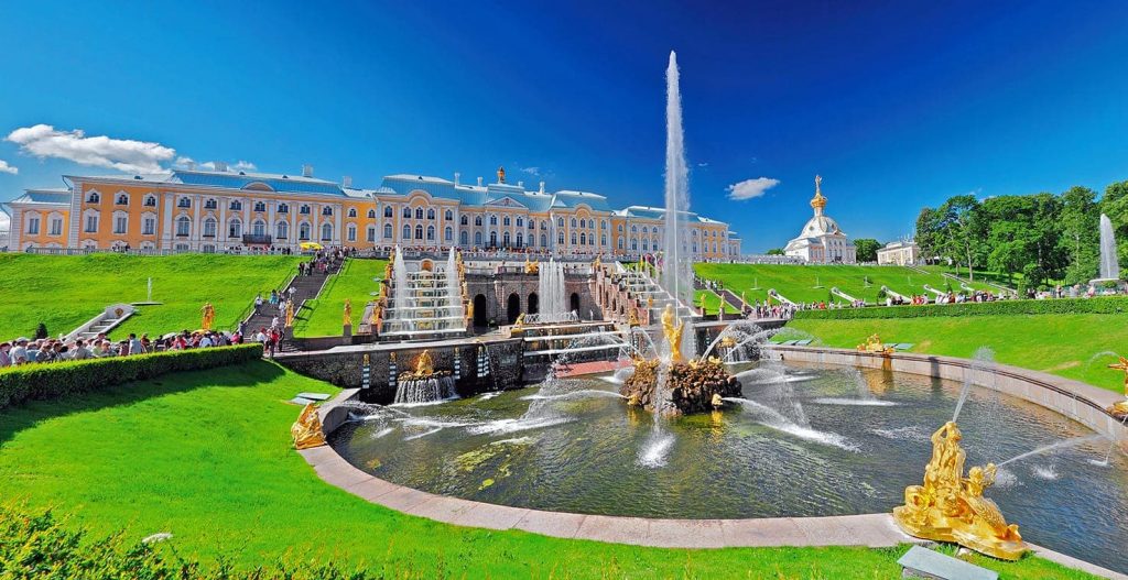 4 места которые стоит посетить в летней поездке по Санкт-Петербургу