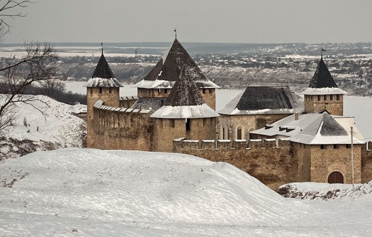 Самые красивые дворцы и замки зимой