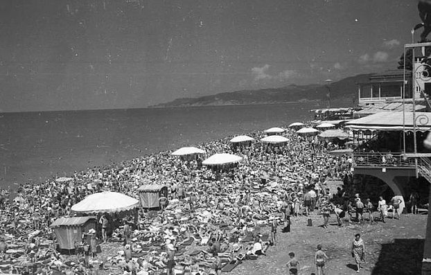 Impressive Pics of Soviet Beaches