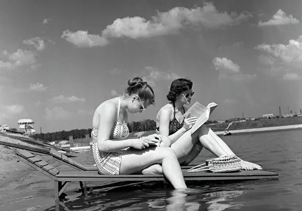 Impressive Pics of Soviet Beaches