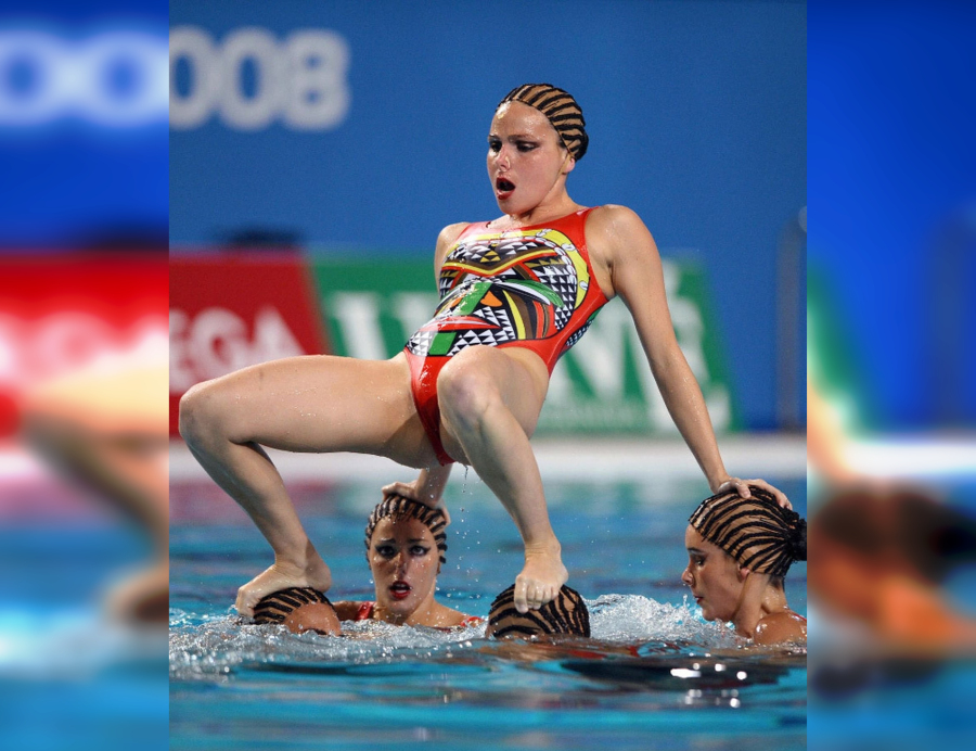 Dive into Laughter: A Collection of Hilarious Synchronized Swimming Photos