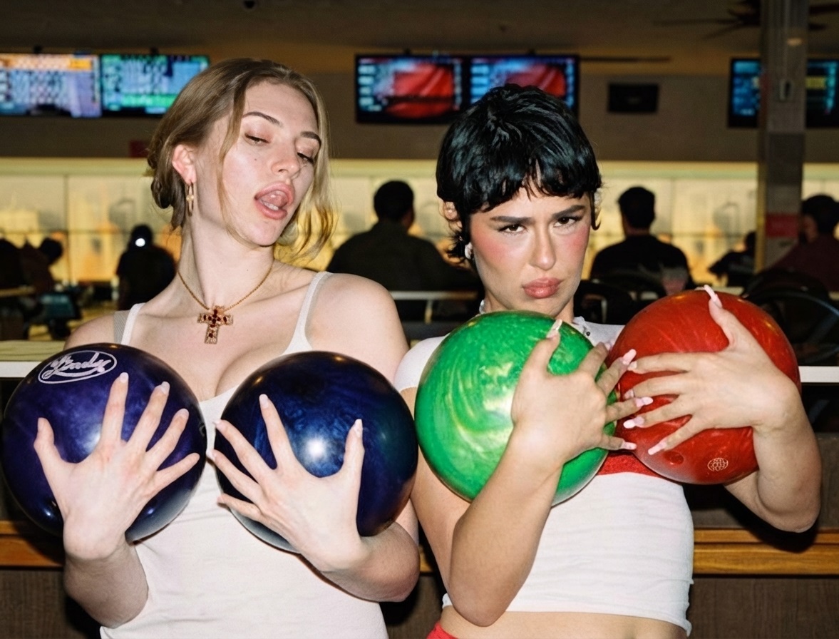 Carefree Girls Who Know How to Have Fun